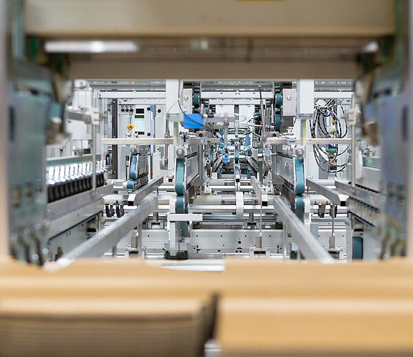 Einblick in Papierfaltmaschine