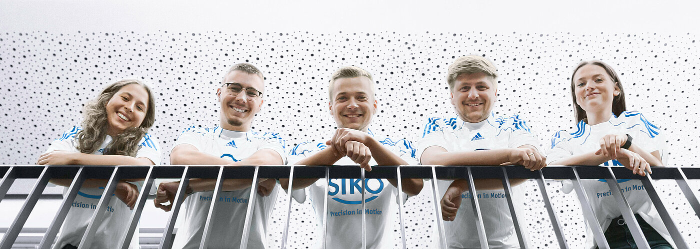 SIKO Auszubildende in weißen Sport-Trikot